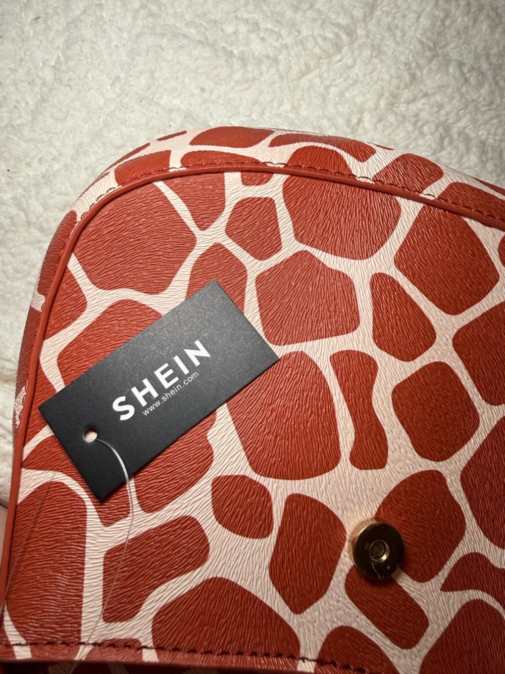 SHEIN Red/Orangeish & White Giraffe-Print Crossbody Bag - Picture 6 of 8